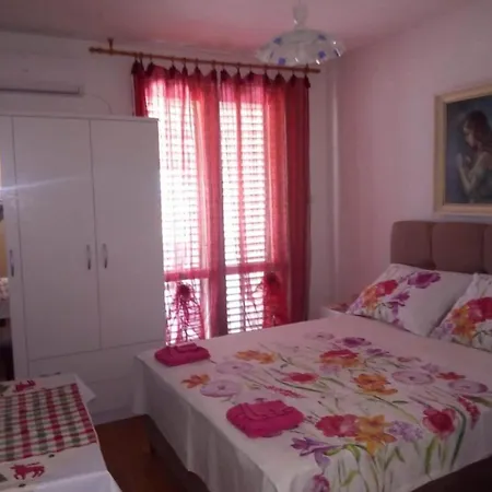 شقة One Bedroom With Balcony And Sea View *