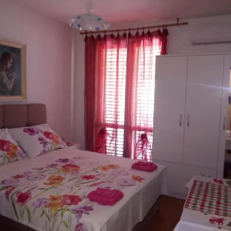 شقة One Bedroom With Balcony And Sea View